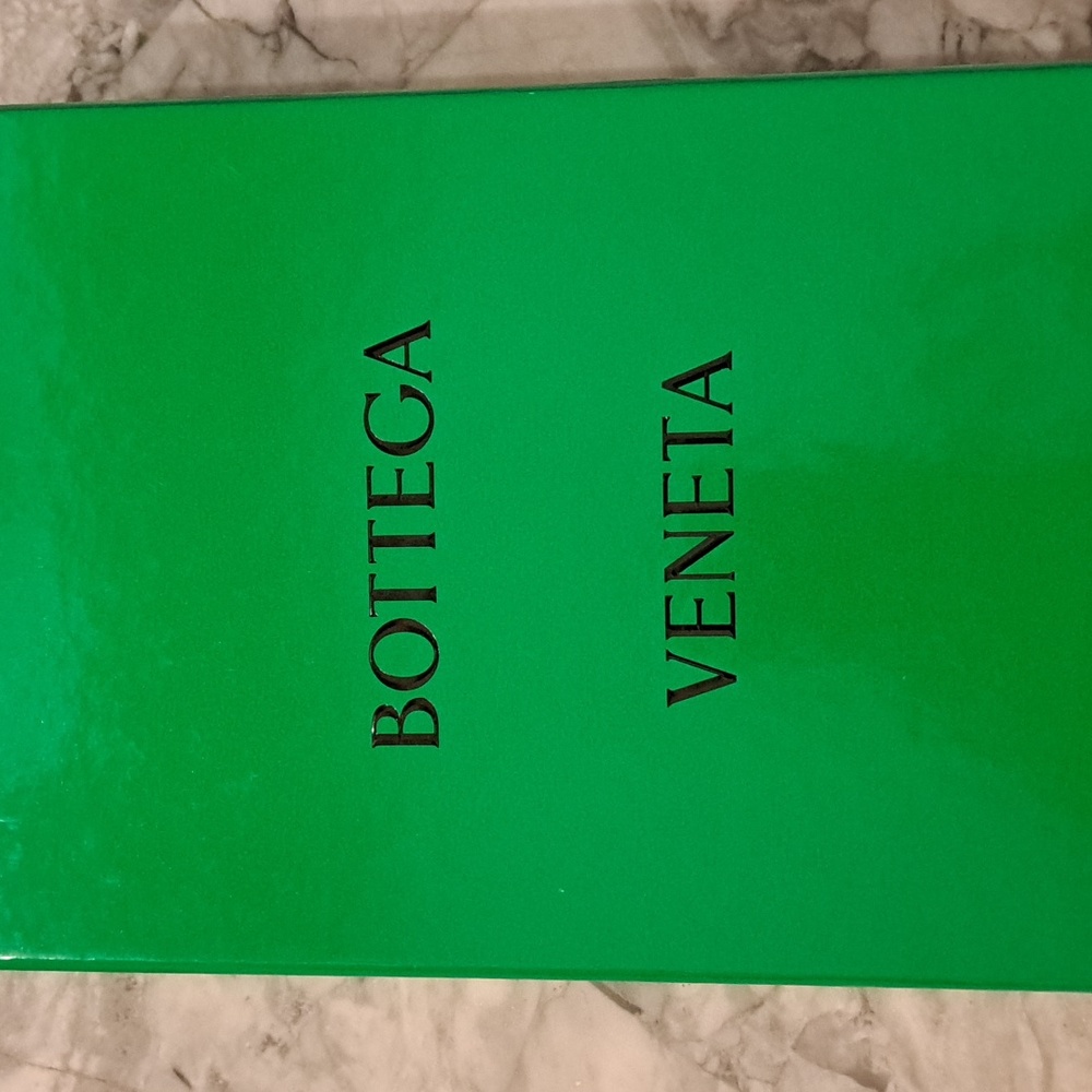 Bottega Veneta intrecciato zip around wallet